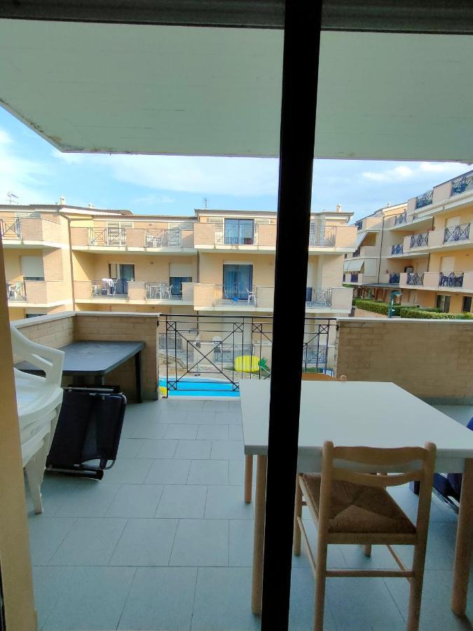 Appartamento con piscina Green Bay Village Pineto Exterior foto
